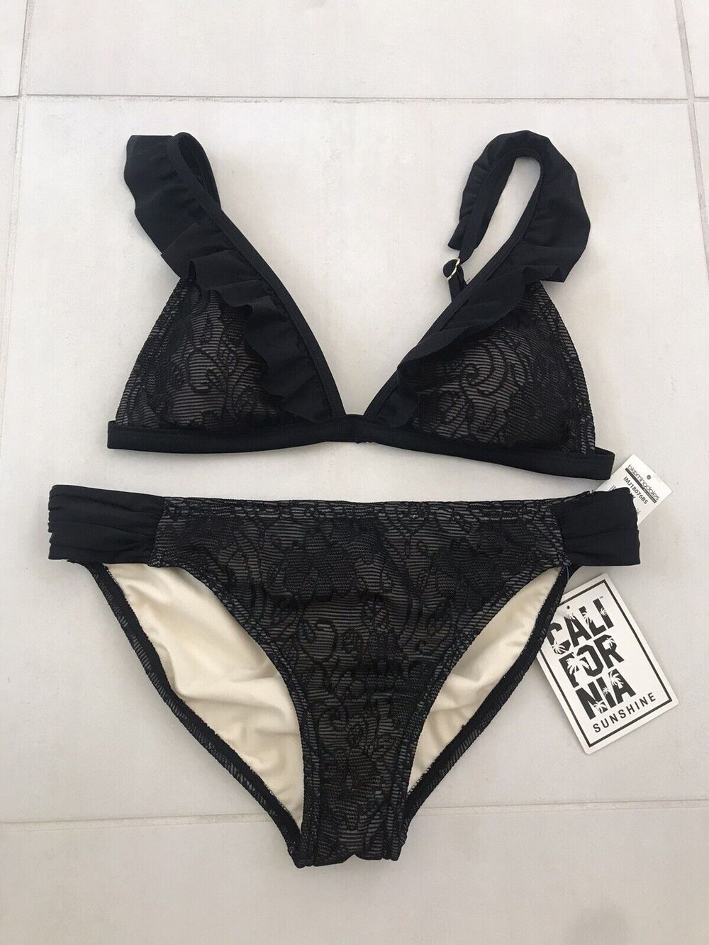 California Sunshine Ruffled Padded Bikini Top Set Swimsuit
